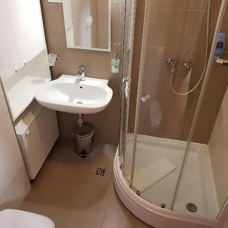 Apartment Apartman Vucko 4 *